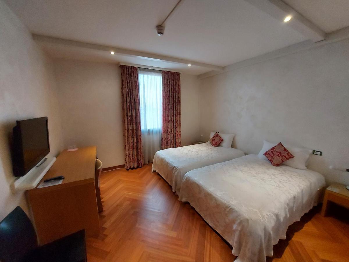 Hotel Posta 77 San Giorgio In Bosco المظهر الخارجي الصورة