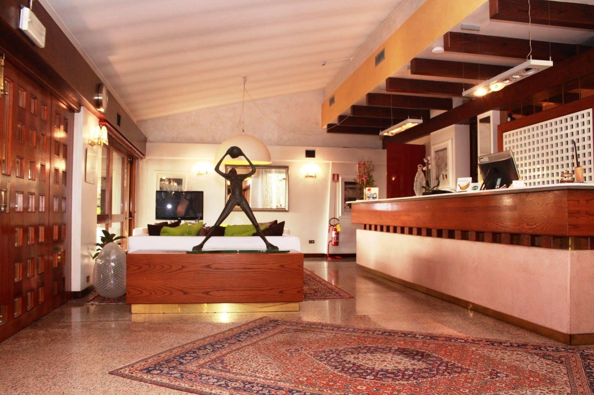 Hotel Posta 77 San Giorgio In Bosco المظهر الخارجي الصورة